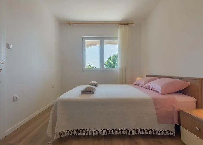 Dupor Апартаменты Горни-Карин