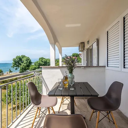 Dupor Apartment