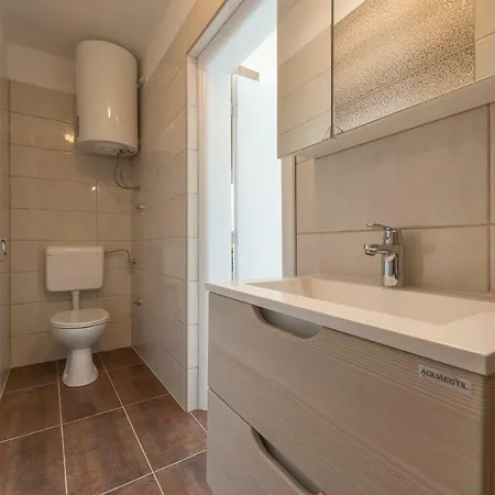 Apartment Dupor *