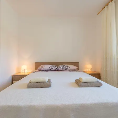 Dupor Apartment *