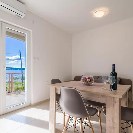 Dupor Apartment