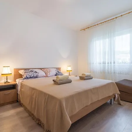 Dupor Apartment
