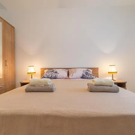 Dupor Apartment